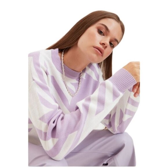 NWT Trendyol Lilac‎ Colorblock Knit Sweater Size Medum - Picture 4 of 7